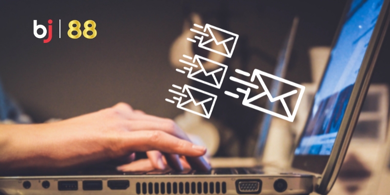 Liên hệ qua email